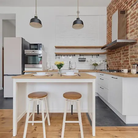 Spacious Tenement With 1 Bedroom And Balcony By Renters Apartment *